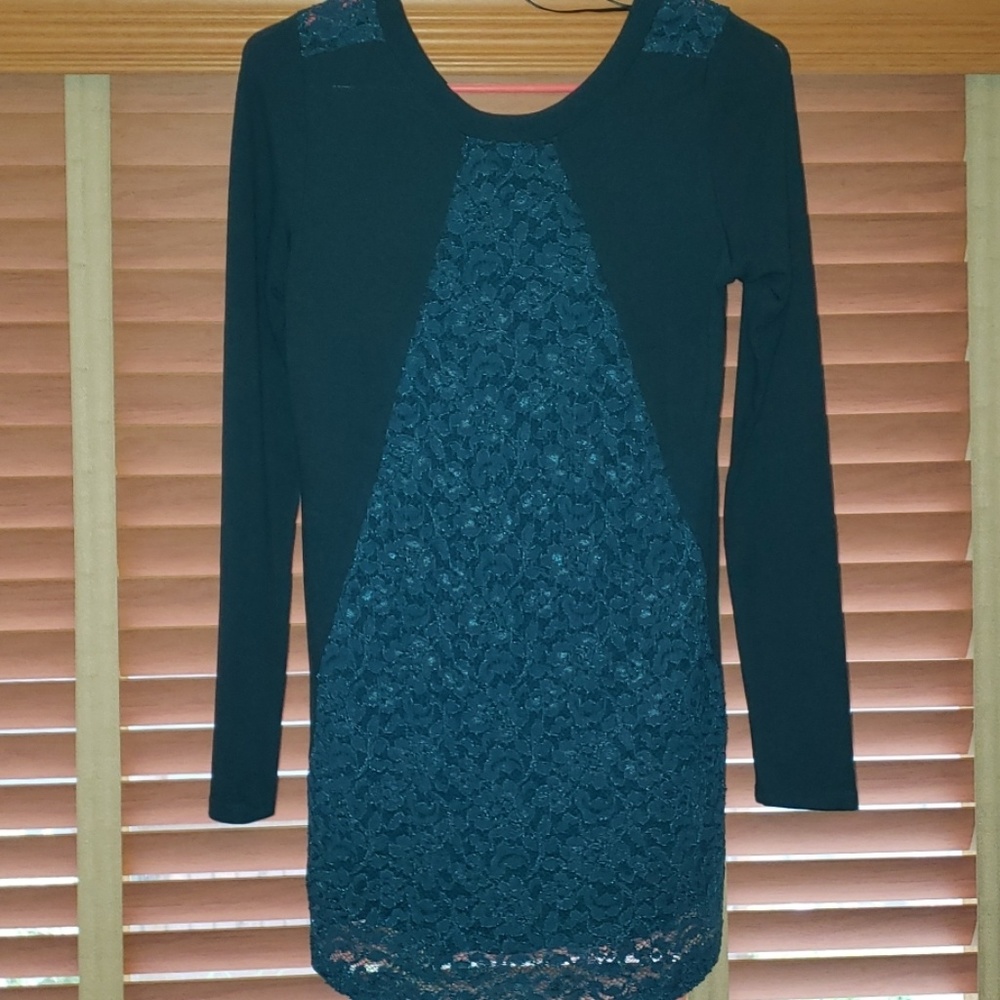 Long sleeve lace detailed tunic